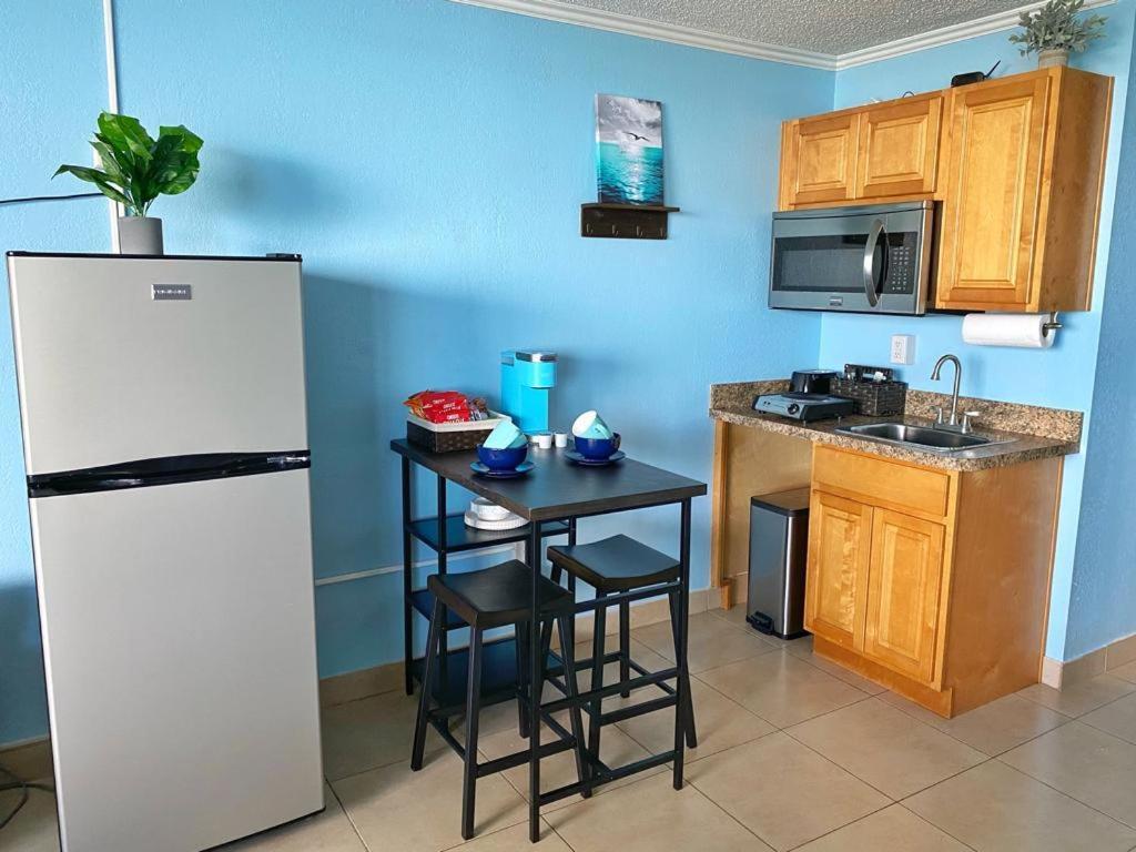 Castaways Resort Studios Daytona Beach Exteriör bild