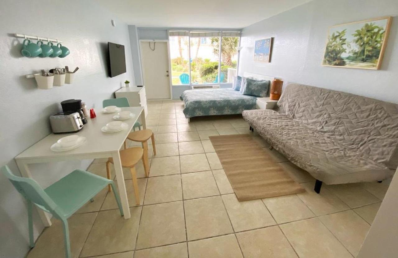 Castaways Resort Studios Daytona Beach Exteriör bild